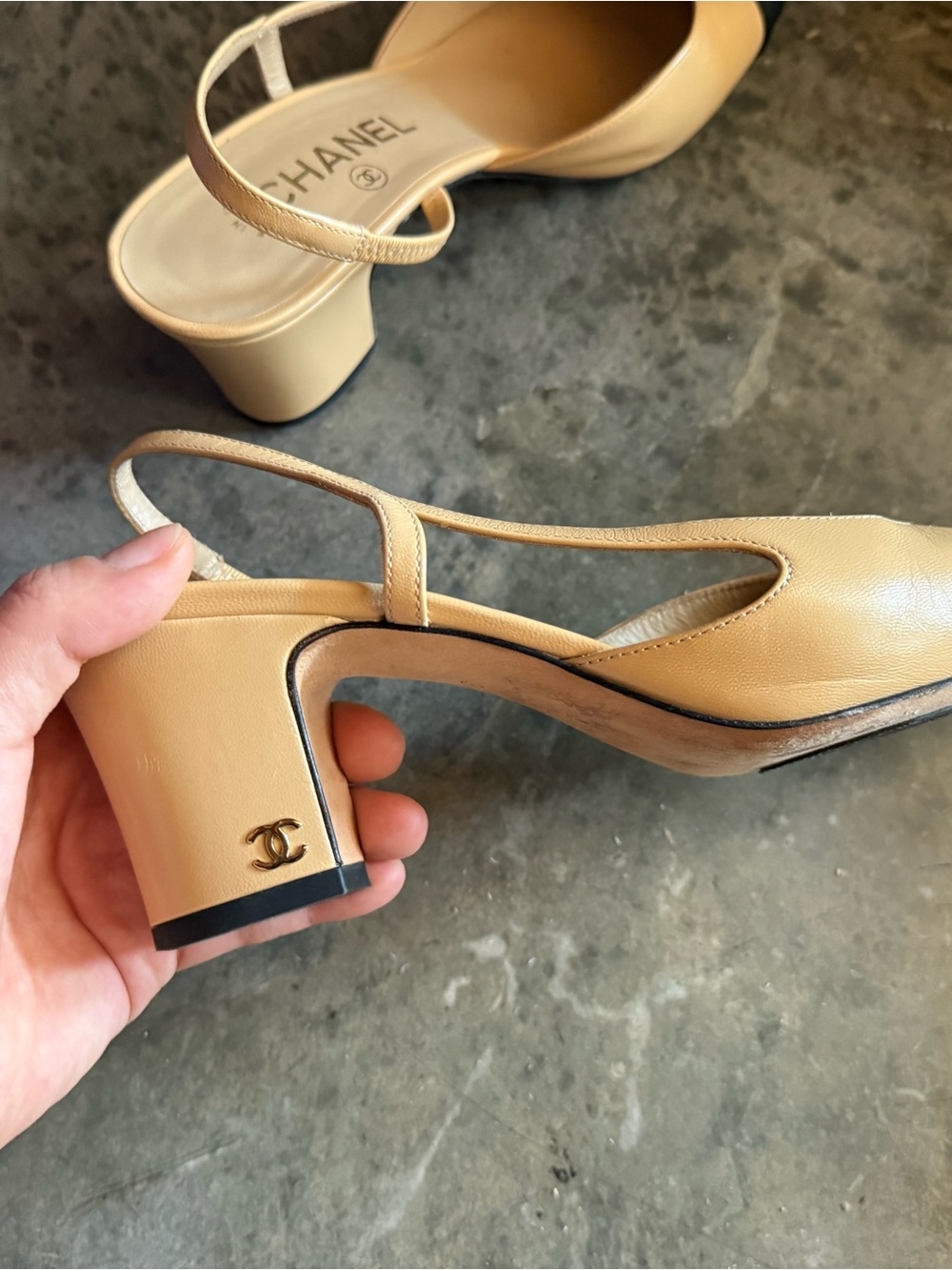 CHANEL Classic Beige and Black Two-Tone Slingback Mules w/ Box - Picture 4 of 9